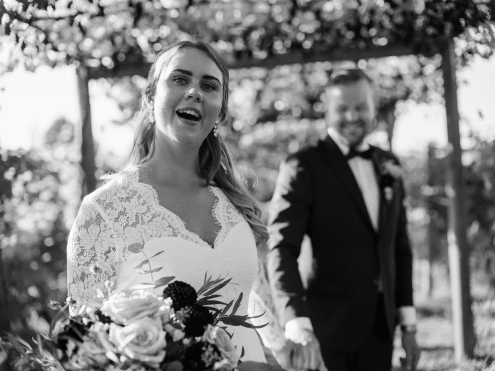 Joakim × Anna — Bröllopsfotograf och familjefotograf i Skåne och på Bjäre — Bröllopsporträtt på Flädie Mat och Vingård, image 44