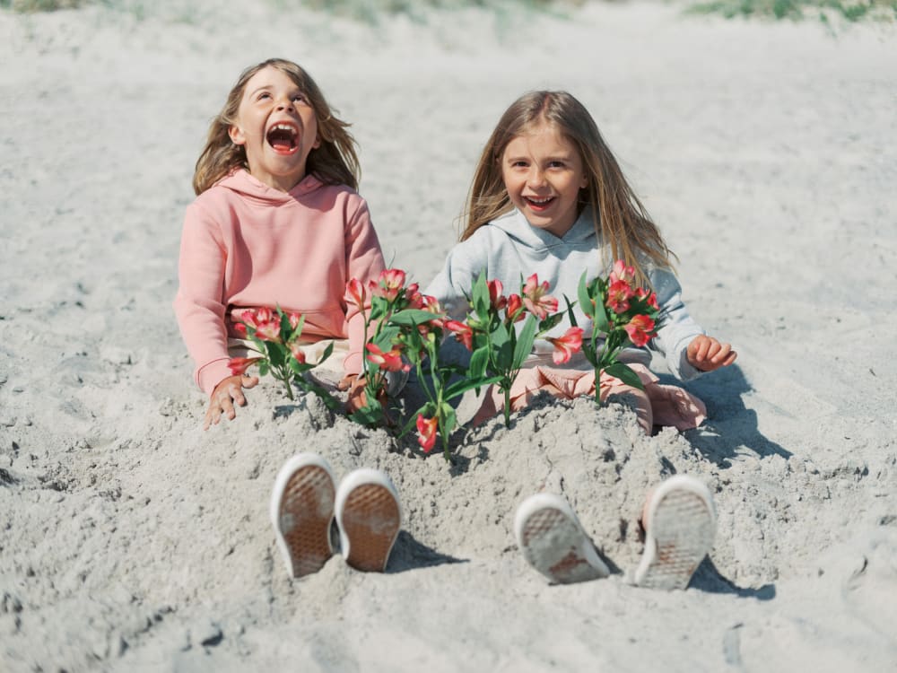 Joakim × Anna — Bröllopsfotograf och familjefotograf i Skåne och på Bjäre — Familjefotografering vid havet, image 22