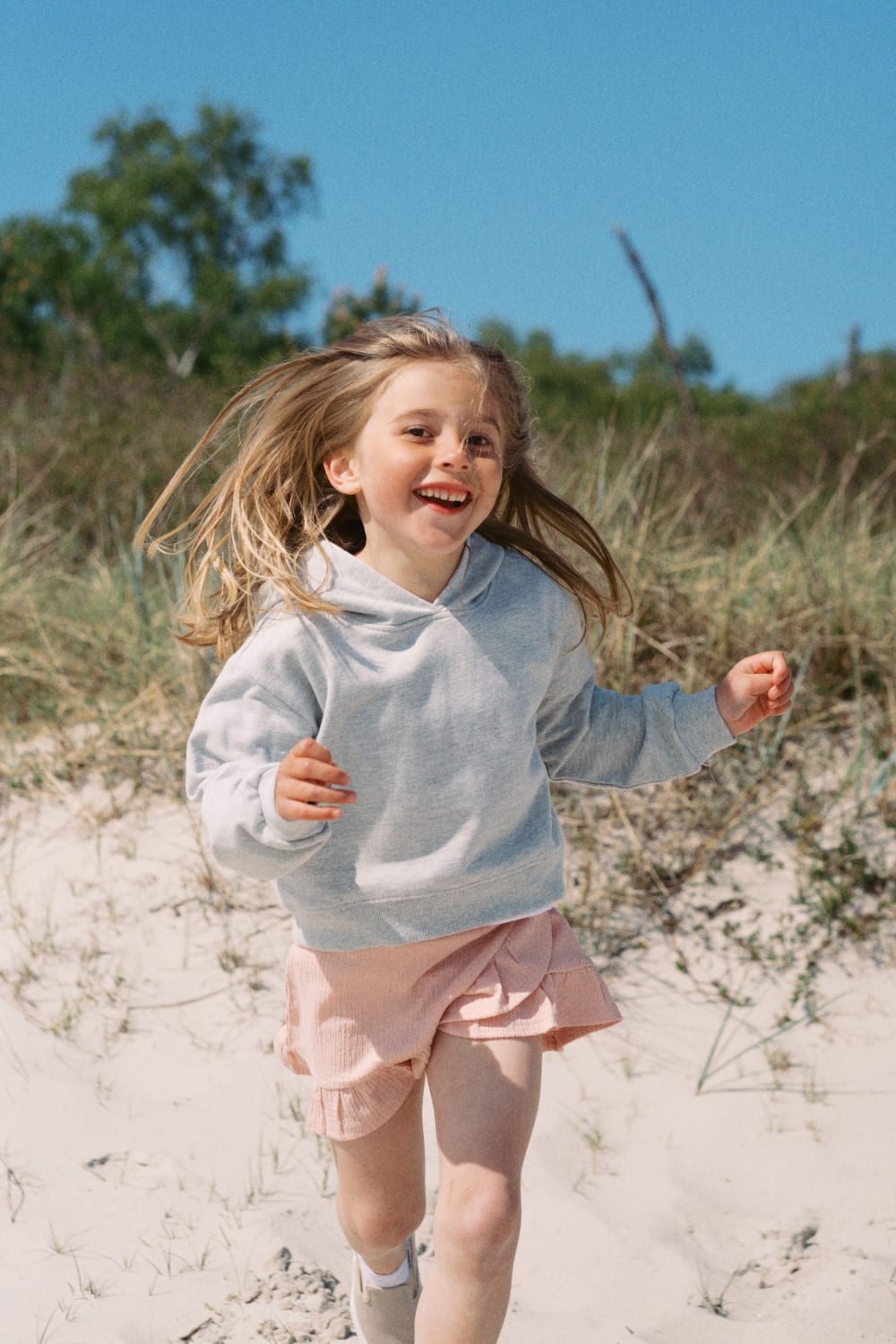 Joakim × Anna — Bröllopsfotograf och familjefotograf i Skåne och på Bjäre — Familjefotografering vid havet, image 27