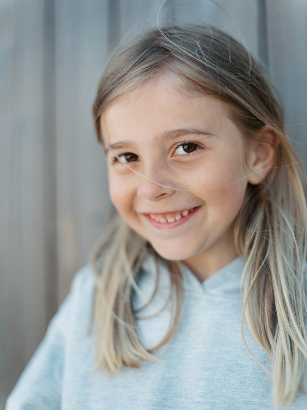 Joakim × Anna — Bröllopsfotograf och familjefotograf i Skåne och på Bjäre — Familjefotografering vid havet, image 5
