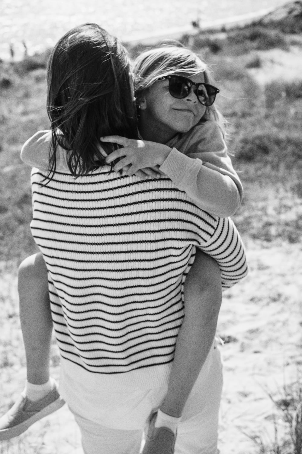 Joakim × Anna — Bröllopsfotograf och familjefotograf i Skåne och på Bjäre — Familjefotografering vid havet, image 31