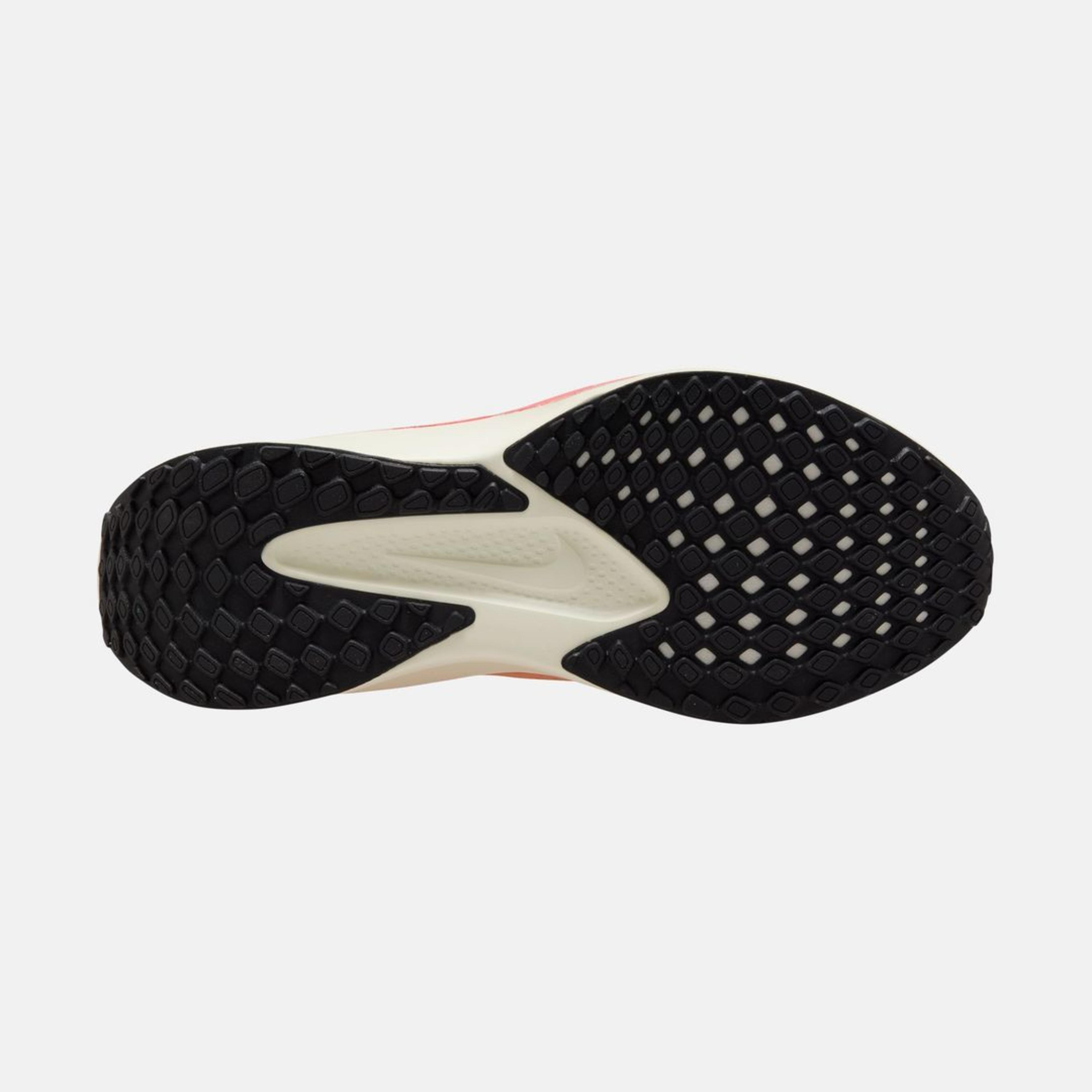 Nike Nike Quest 6 Road Running Shoes view 3