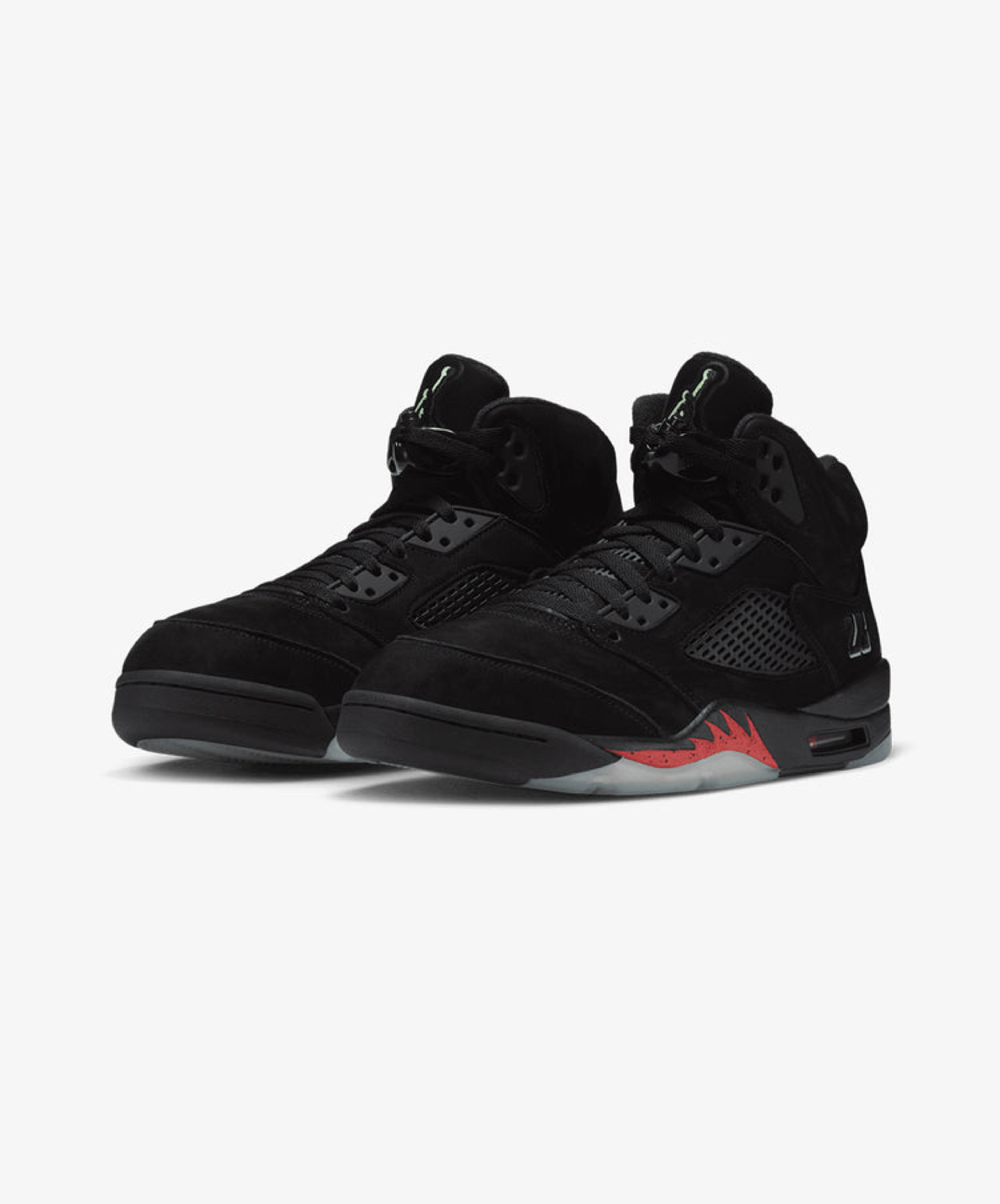 Air Jordan 5 Retro Halloween view 2