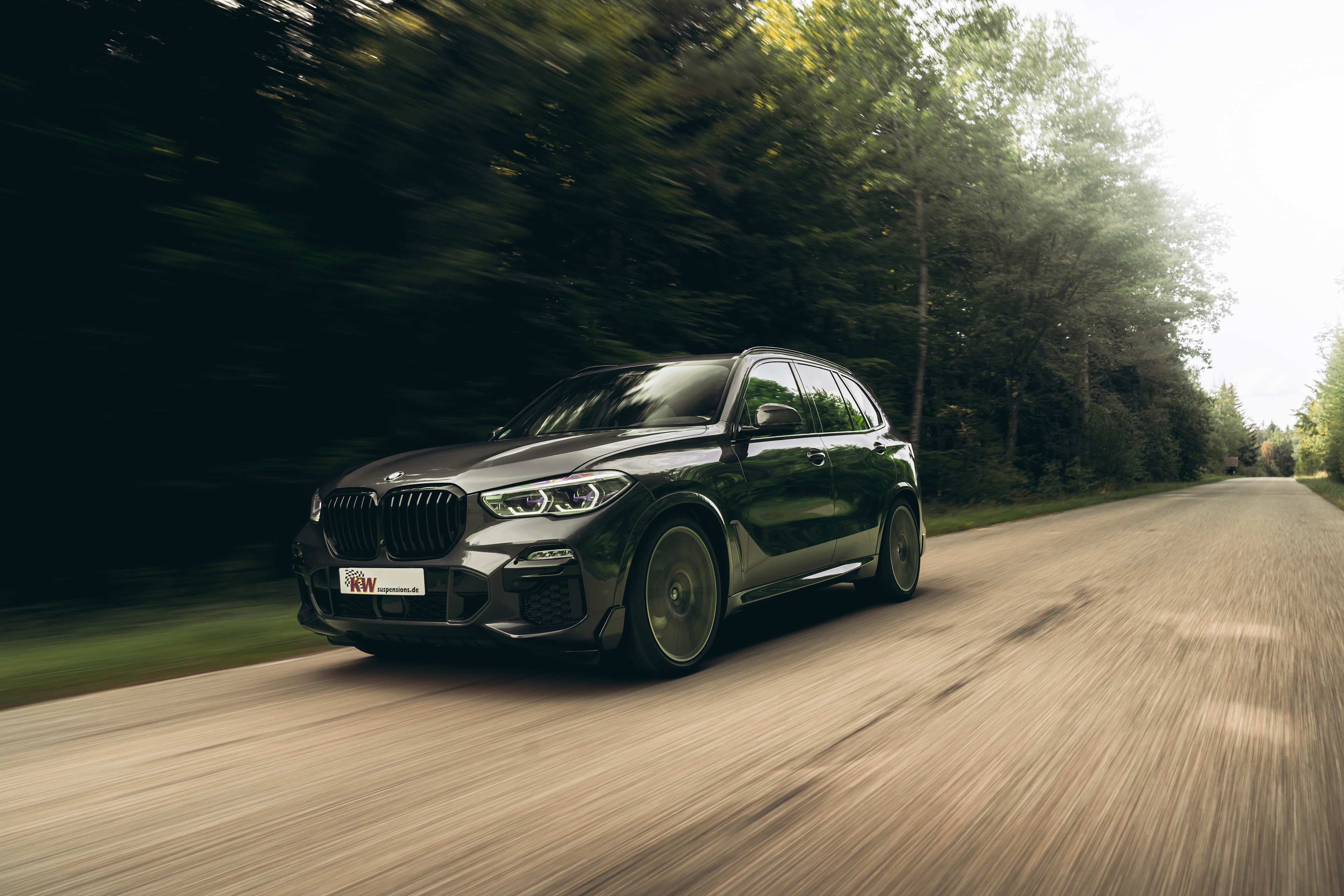 Target audience page > SUV > SD 1 > Header > SLI > Image 2