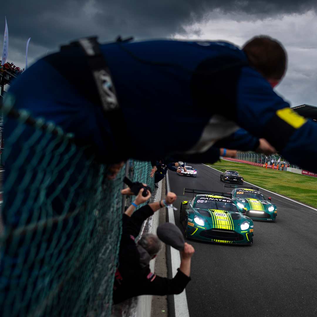 Motorsport > Race Service > SF 1 > Header > IT
