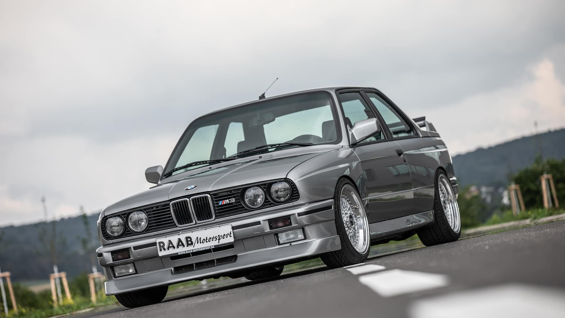Image > BMW E30 - 3