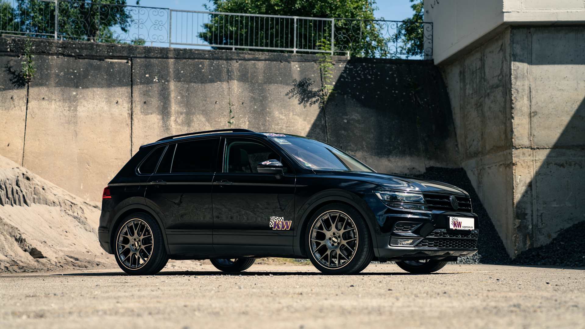 LP Tiguan II  > SF 1 > Header > Slider > SLI > 3