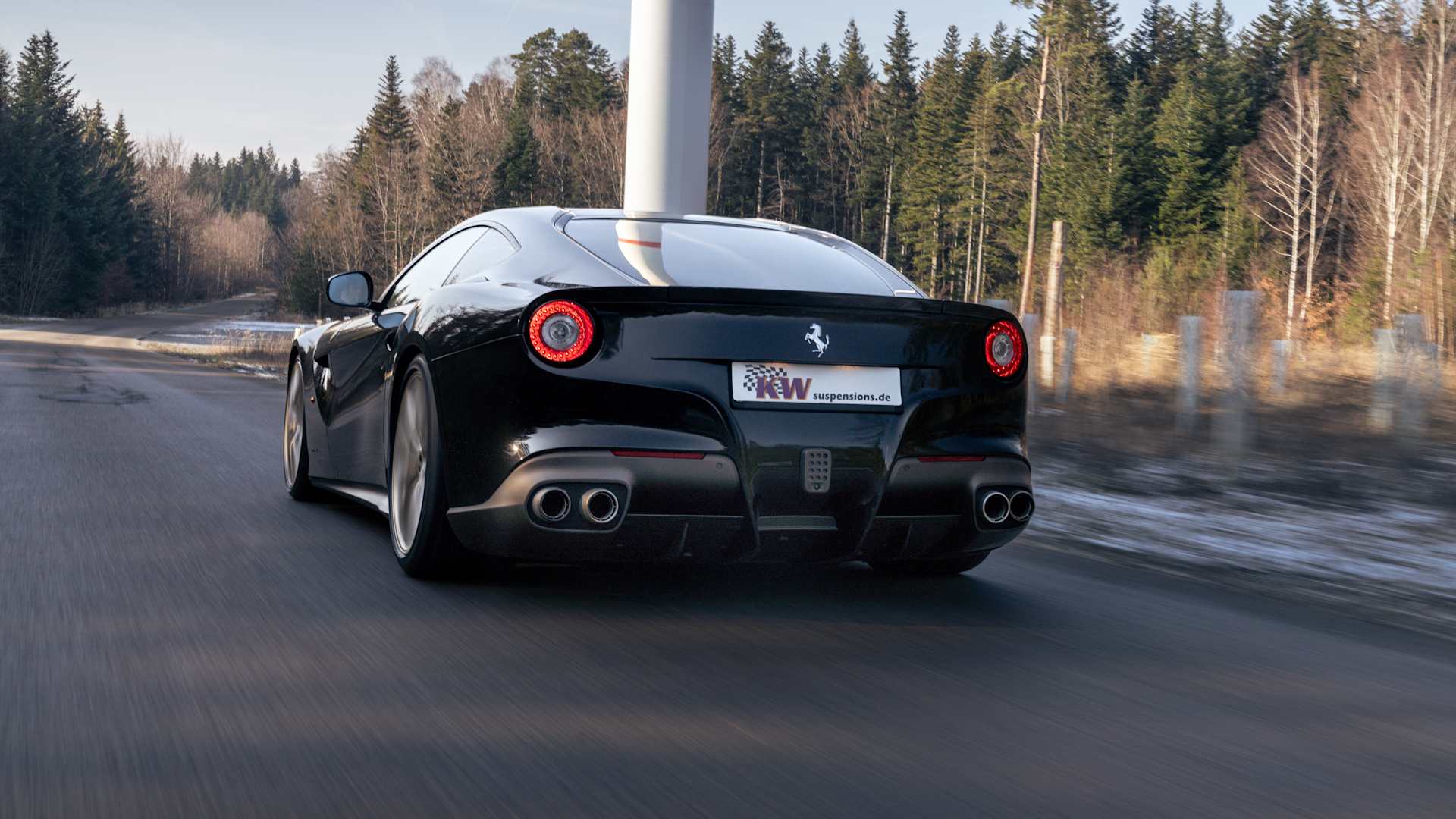 LP Ferrari F12 Berlinetta > SF 2 > Slider > SLI > Image 2