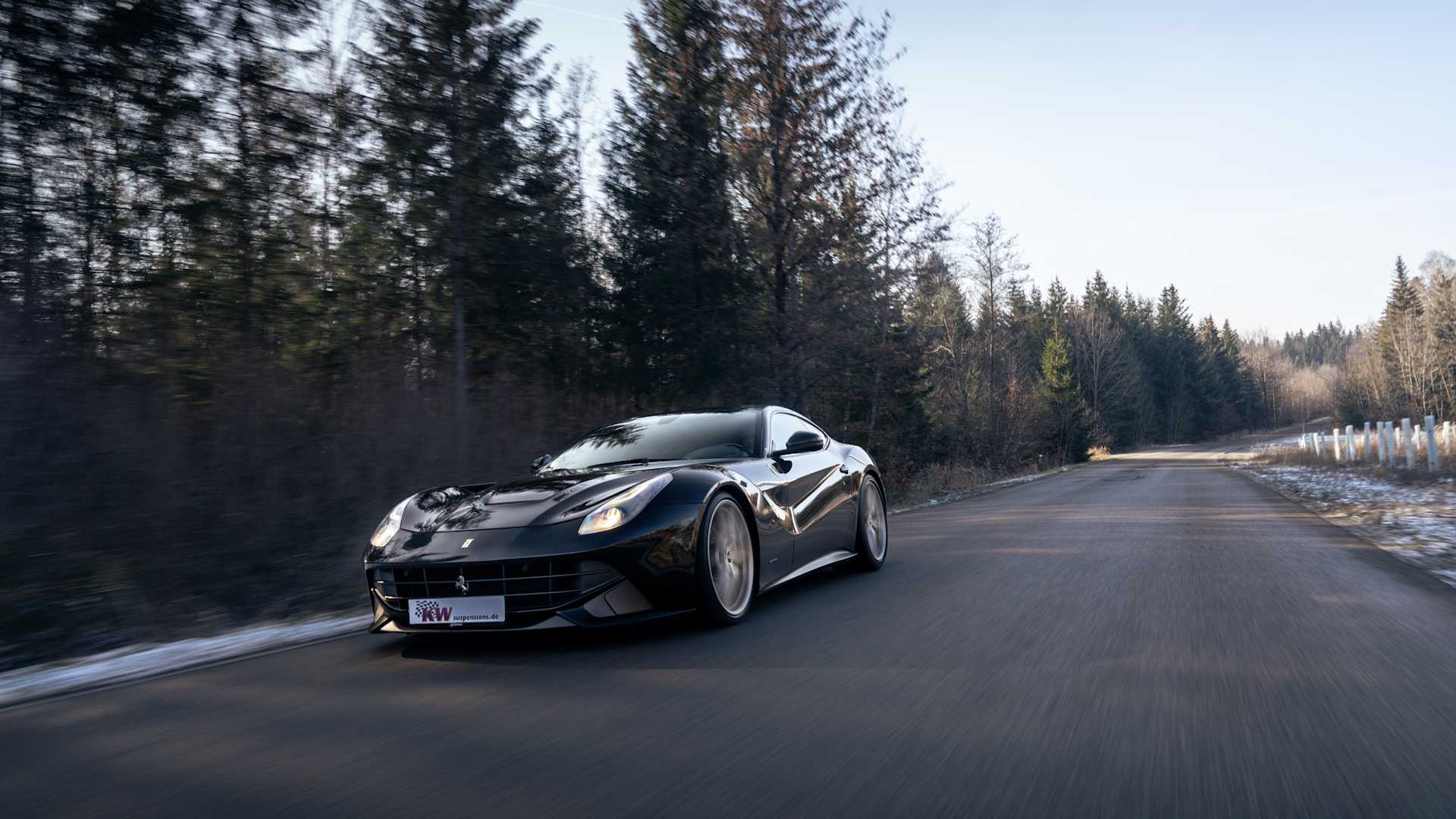 LP Ferrari F12 Berlinetta > SF 2 > Slider > SLI > Image 1