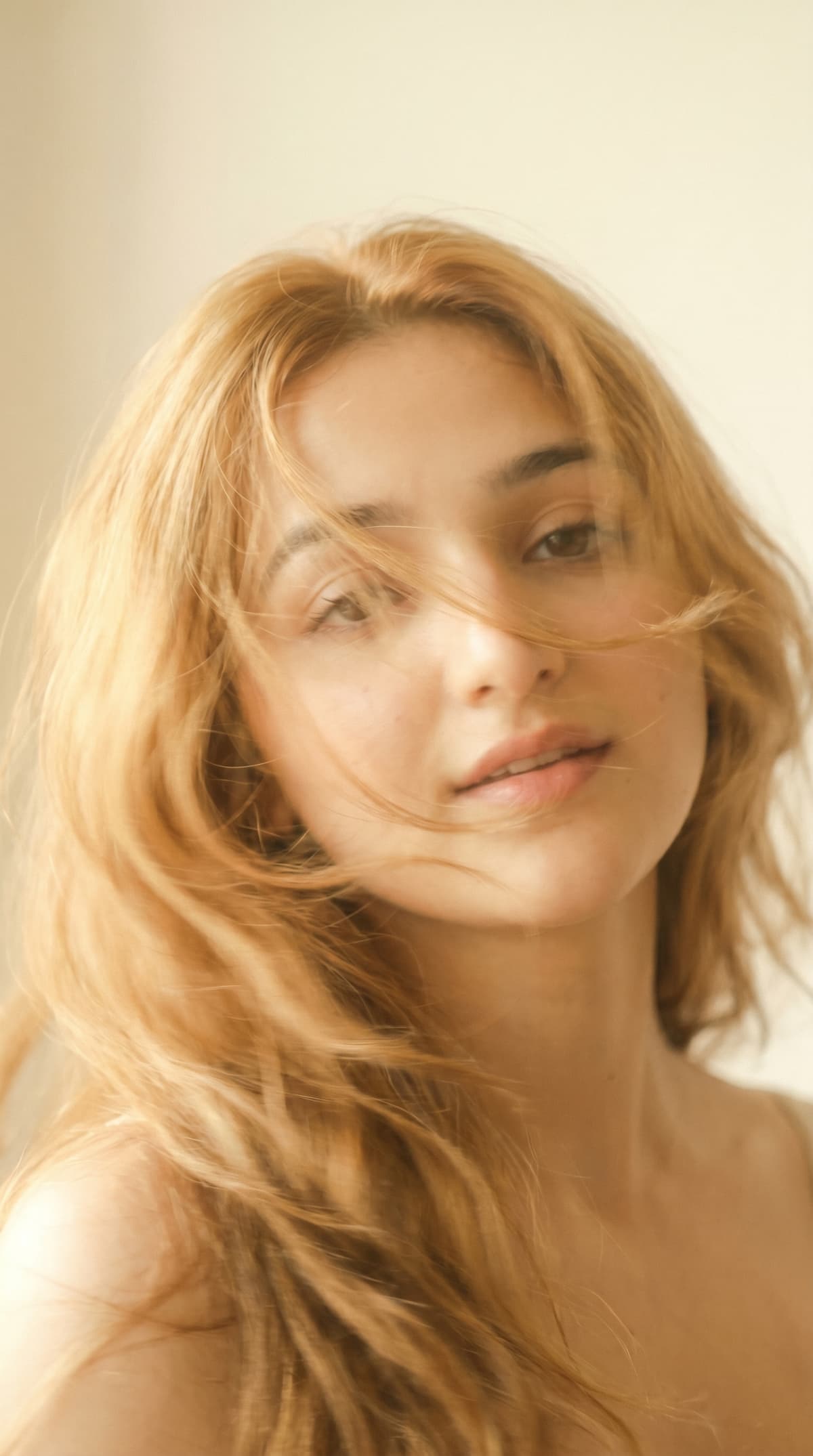 blurred and ghosted shot — AI photo created with this prompt
