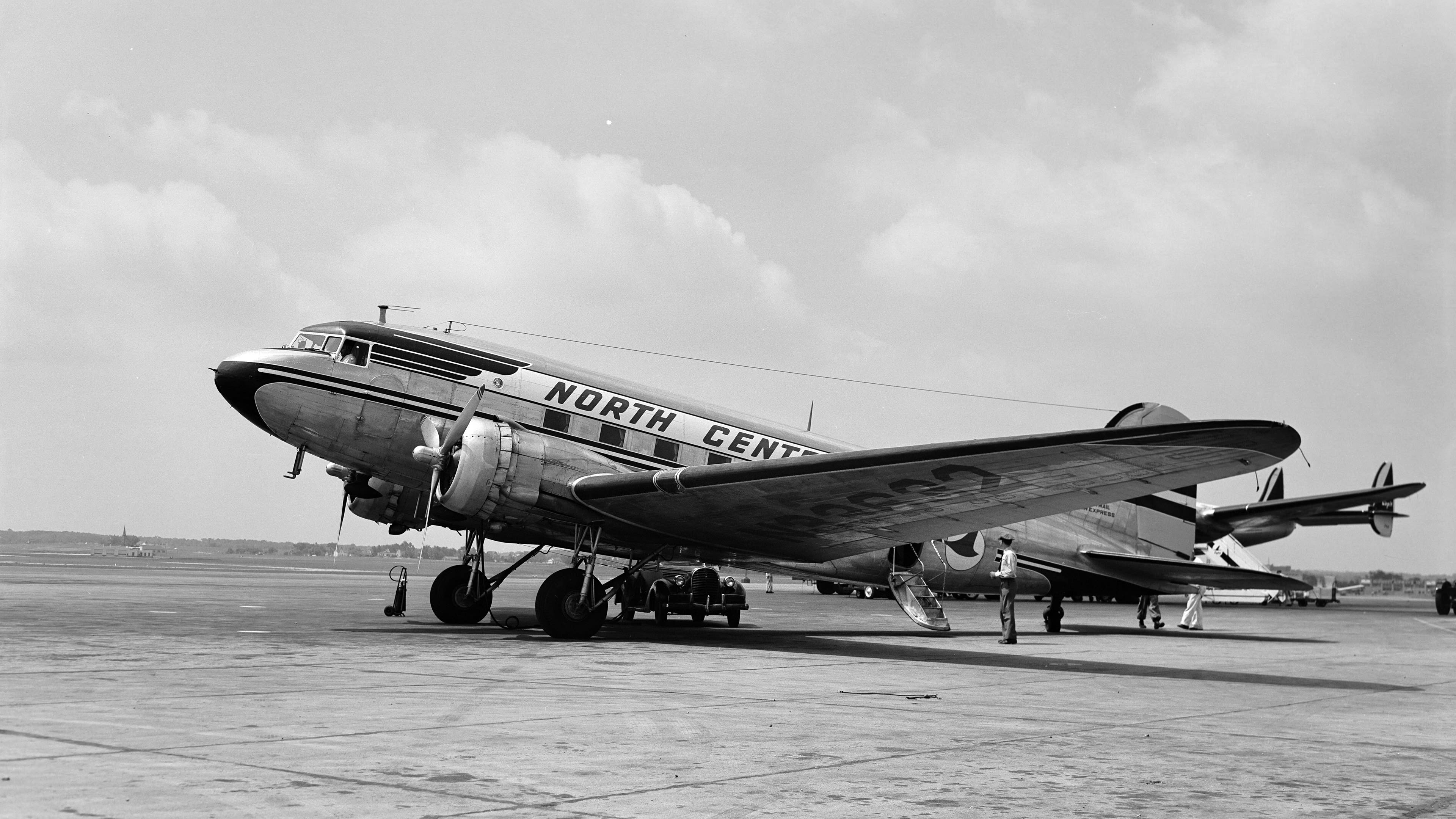 "The City of Clintonville" North Central DC-3 - N33632