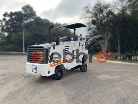 Fresadora de asfalto Wirtgen W1000L 2011