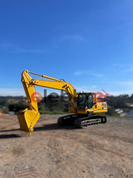 Escavadeira Komatsu PC200 2010