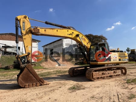 Escavadeira JCB JS330LC 2009