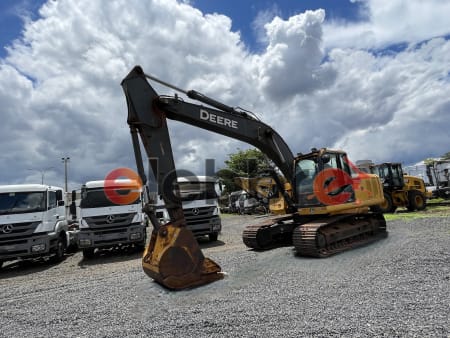 2020 John Deere 210G