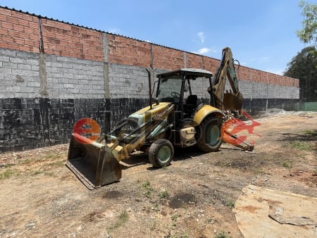 Retroescavadeira New Holland LB90 4X2 2007