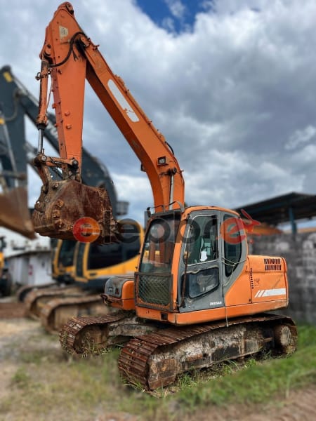 Escavadeira Doosan DX140LC 2015