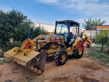 Retroescavadeira Caterpillar 420E 4X4 2008