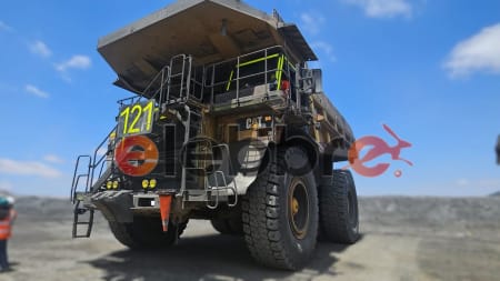 Caminhão fora de estrada Caterpillar 785D 2012