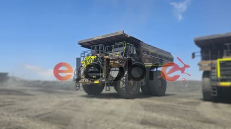 Caminhão fora de estrada Caterpillar 785D 2015
