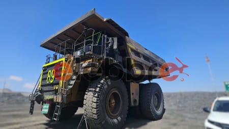 Caminhão fora de estrada Caterpillar 785C 2012