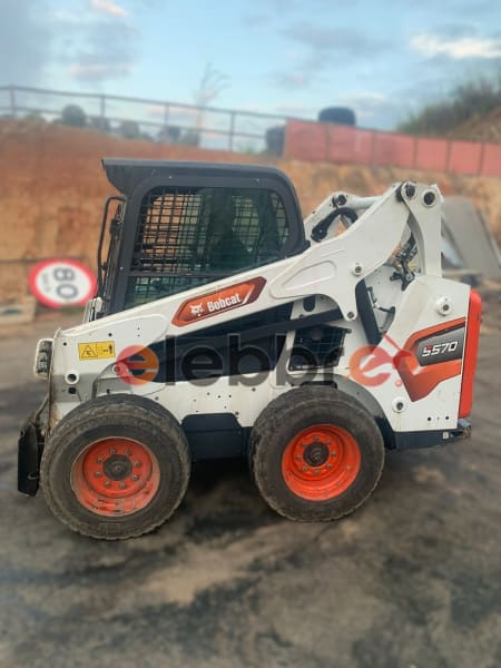 Mini Carregadeira Bobcat S570 2024