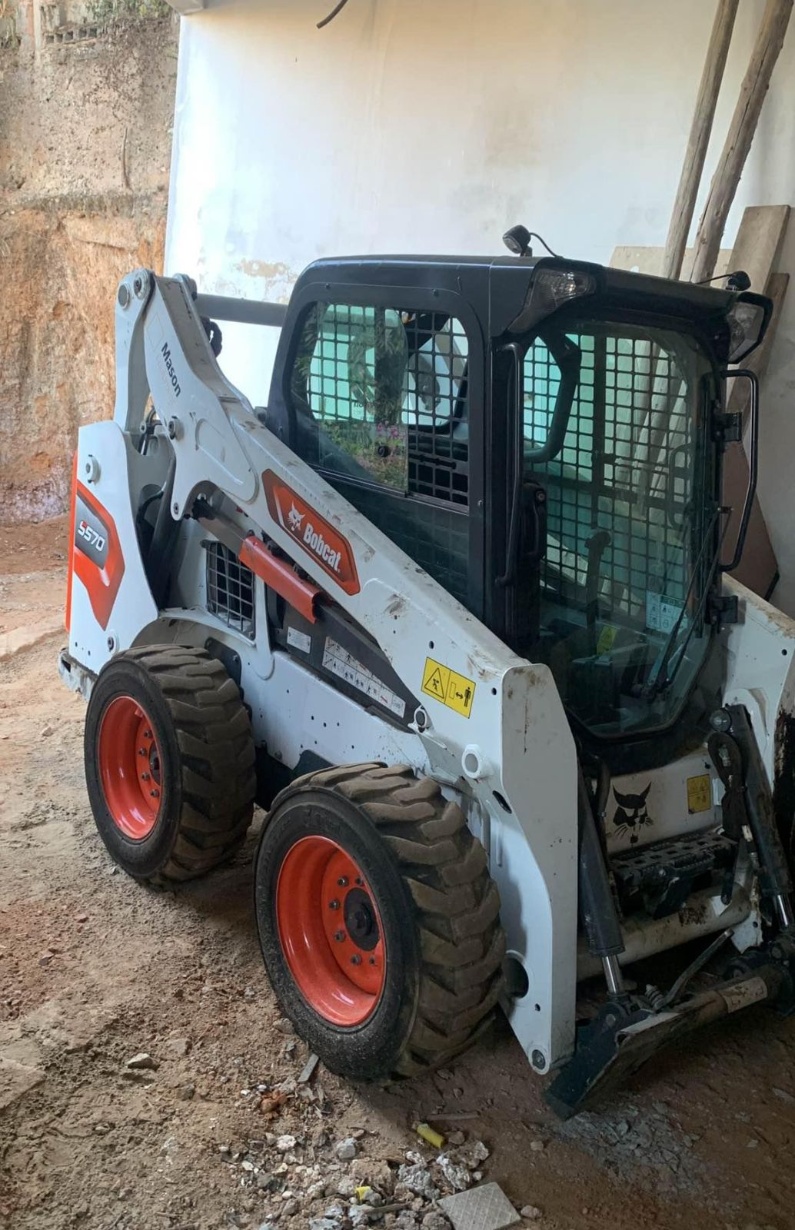 Mini Carregadeira Bobcat S570 2024