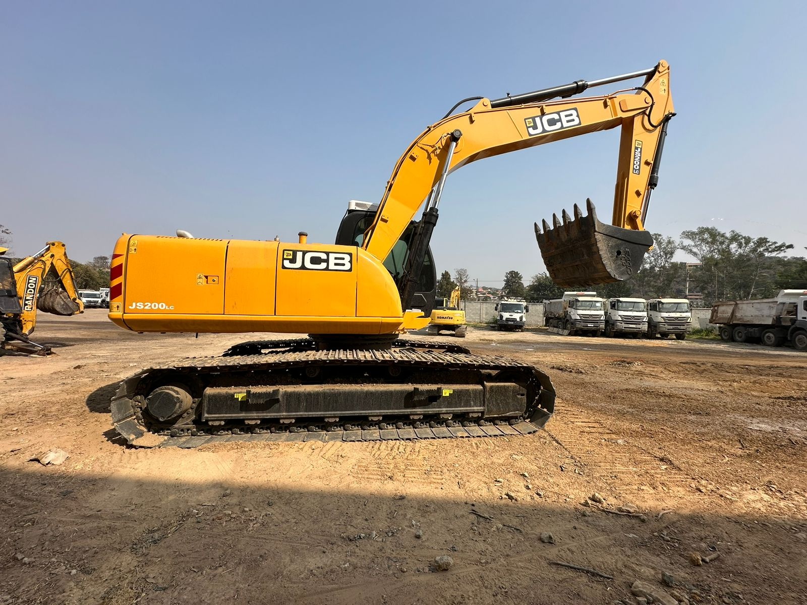 Escavadeira JCB JS200 2011