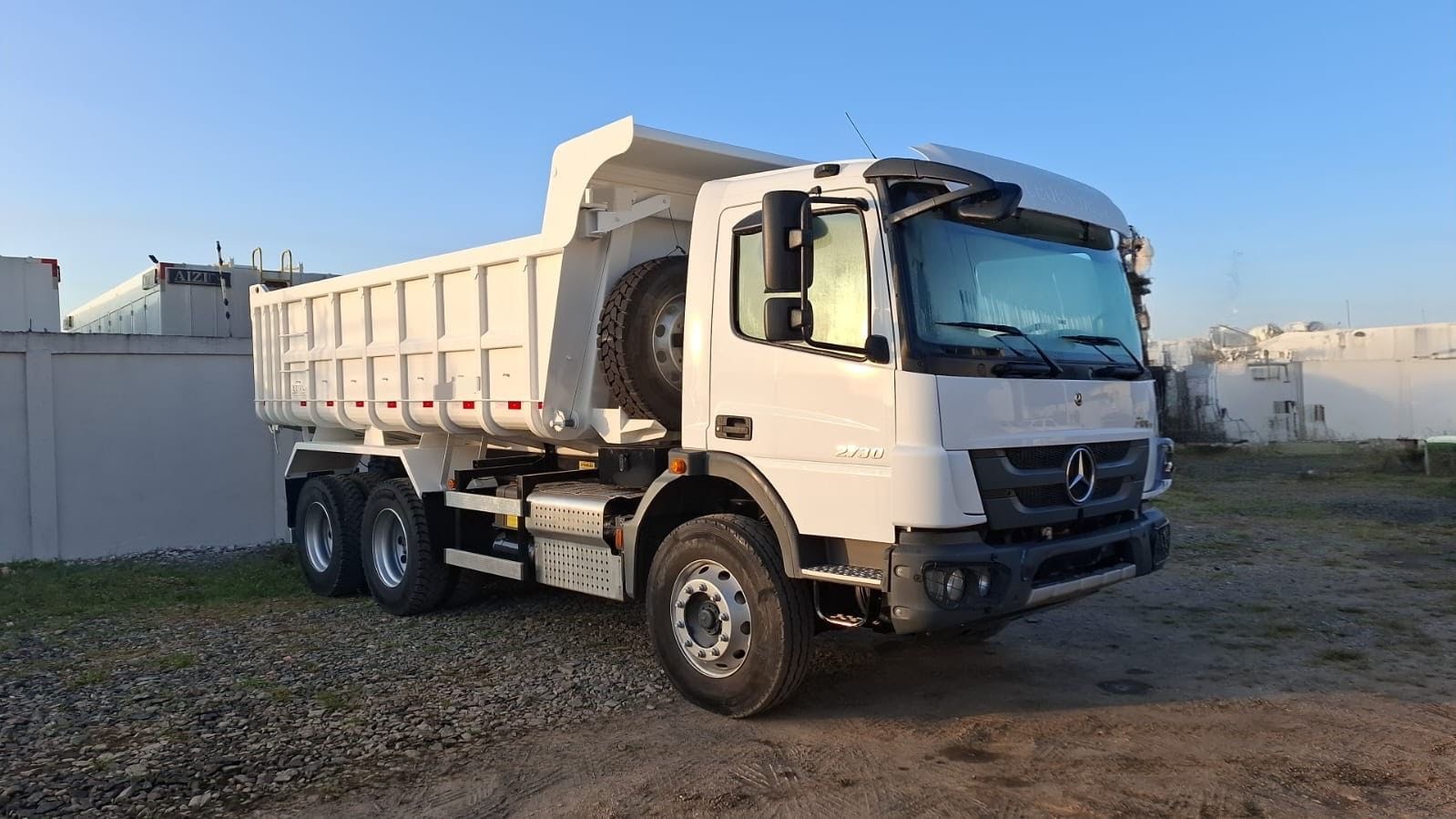 Caminhão Mecedes Benz 2730 2023