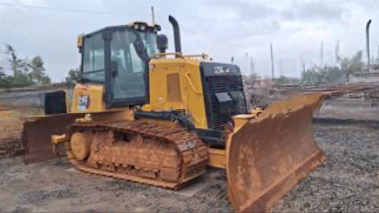 Trator de Esteira Caterpillar D4 2022