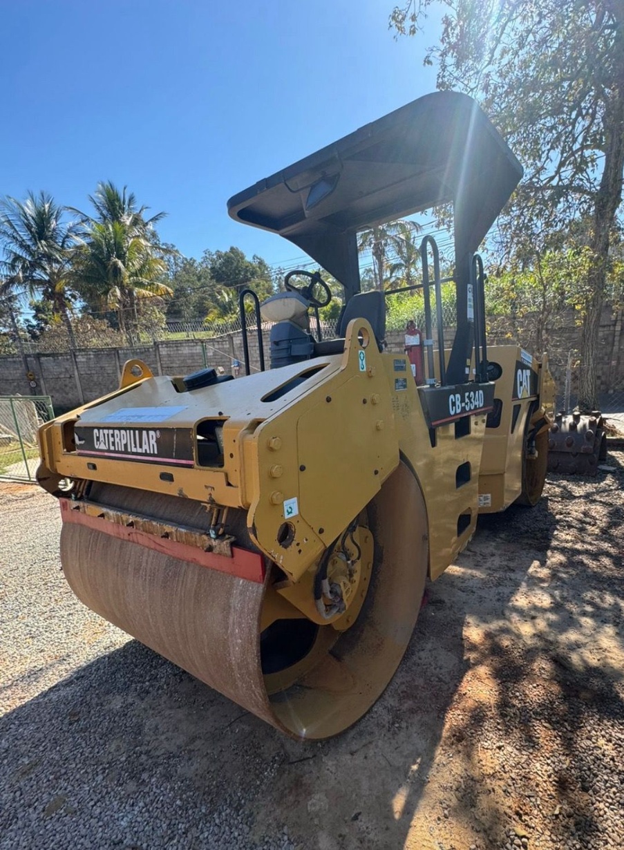 Rolo Compactador Caterpillar CB434D 2012