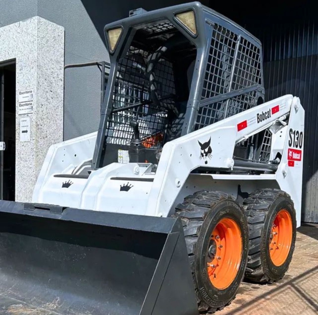 Mini Carregadeira Bobcat S130 2013