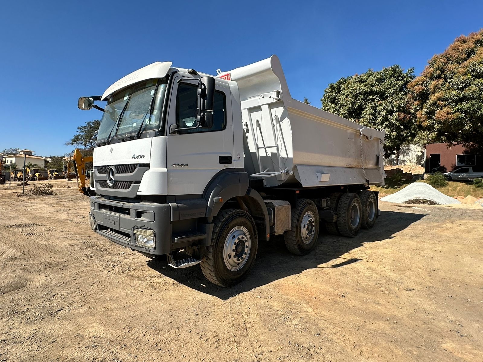 Caminhão Mecedes Benz AXOR 4144 2021