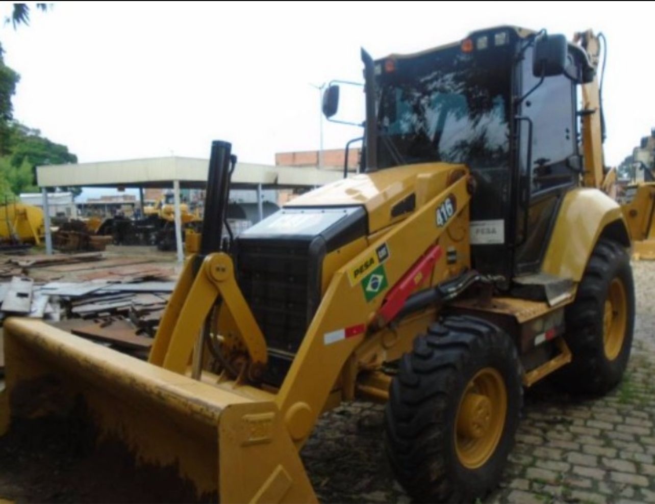 Retroescavadeira Caterpillar 416 2023