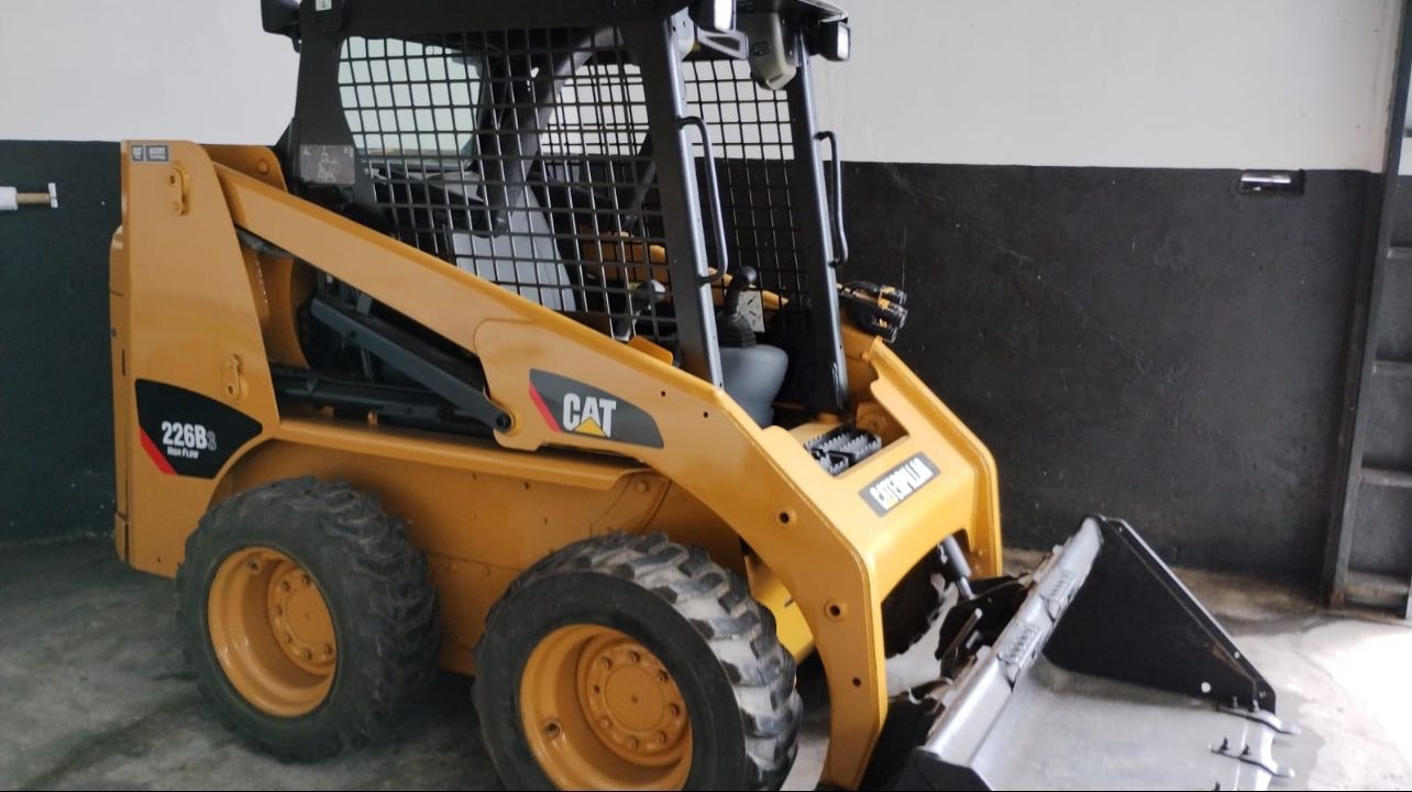 Mini Carregadeira Caterpillar 226B3 2011