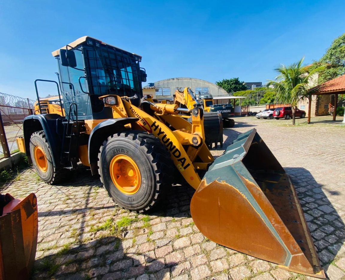 Pá Carregadeira Hyundai HL757 9S 2021