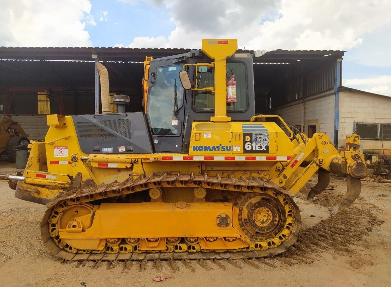 Trator de Esteira Komatsu D61-EX 2013