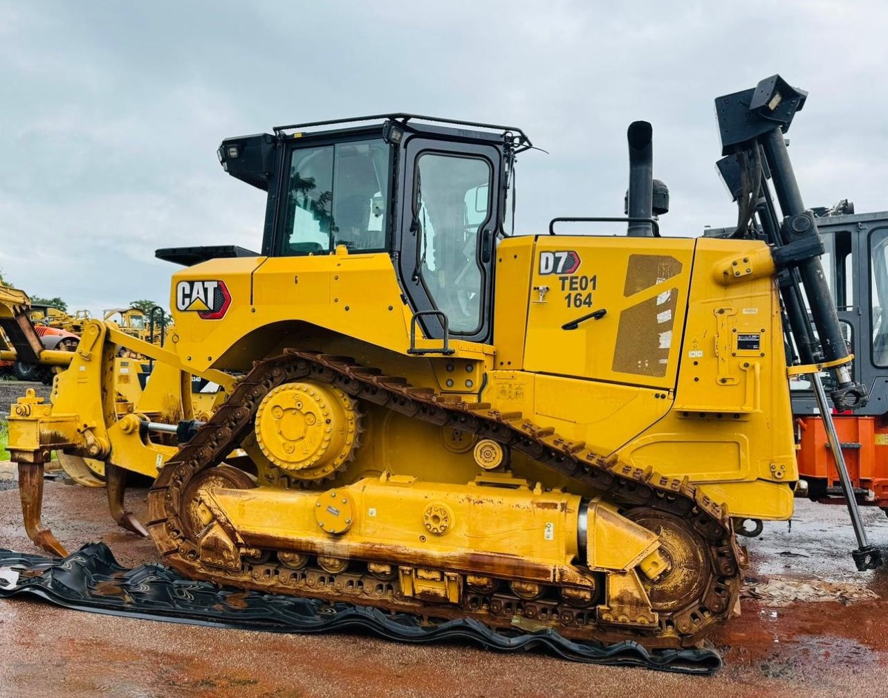 Trator de Esteira Caterpillar D7 2021