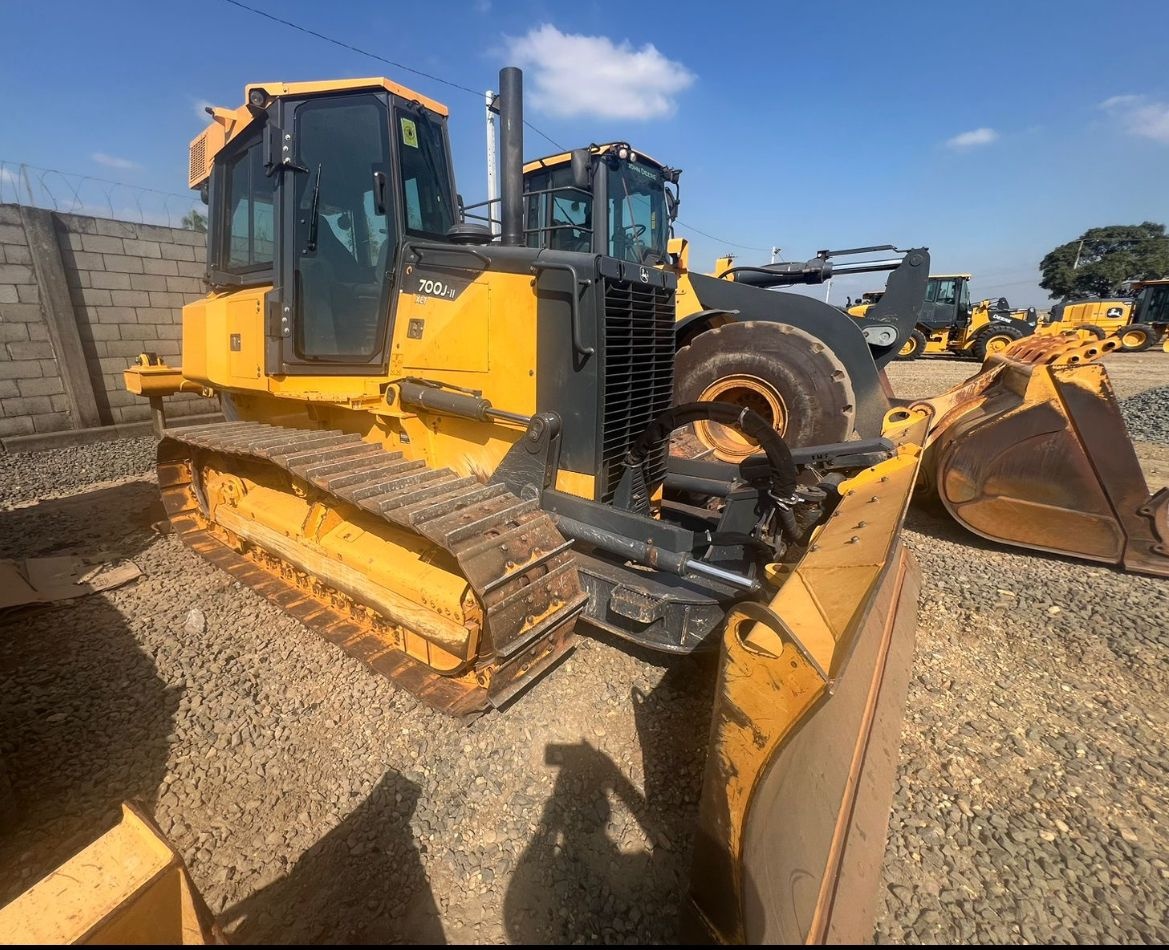 Trator de Esteira John Deere 700 J 2022