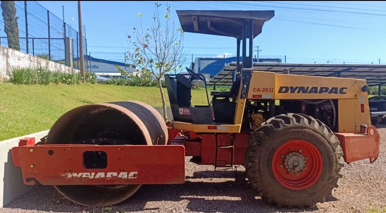 Rolo Compactador Dynapac CA25 2001