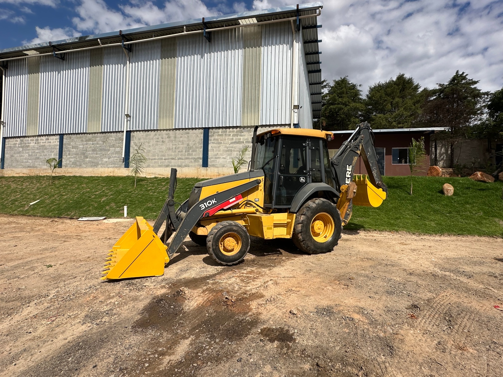 Retroescavadeira John Deere 310K 2014