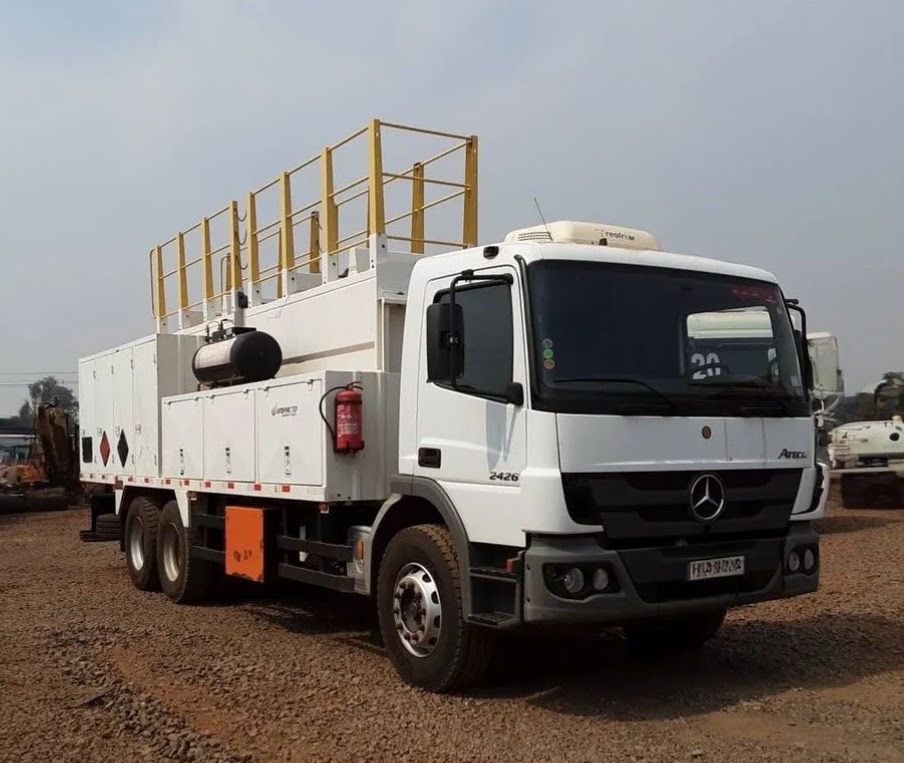 Caminhão Mercedes-Benz 2426 2022
