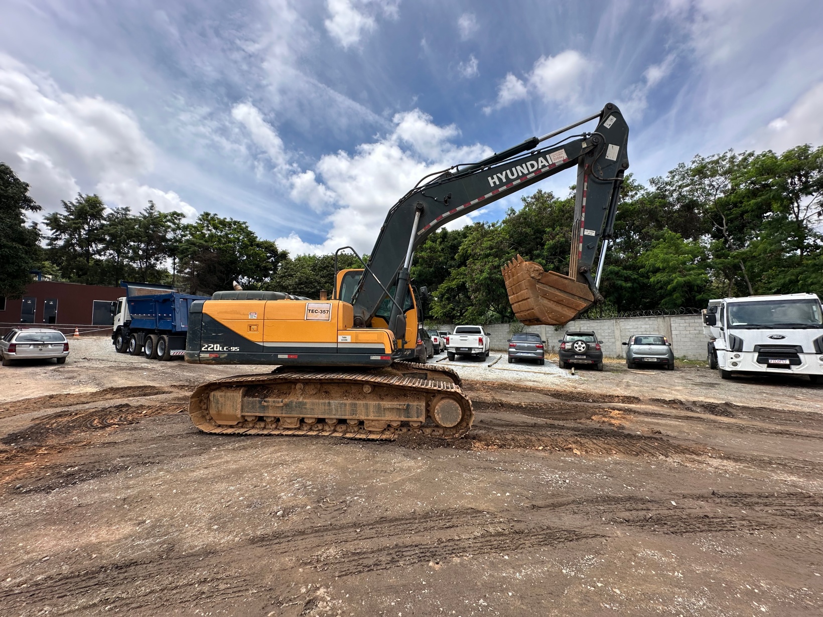 Escavadeira Hyundai 220LC-9S 2020