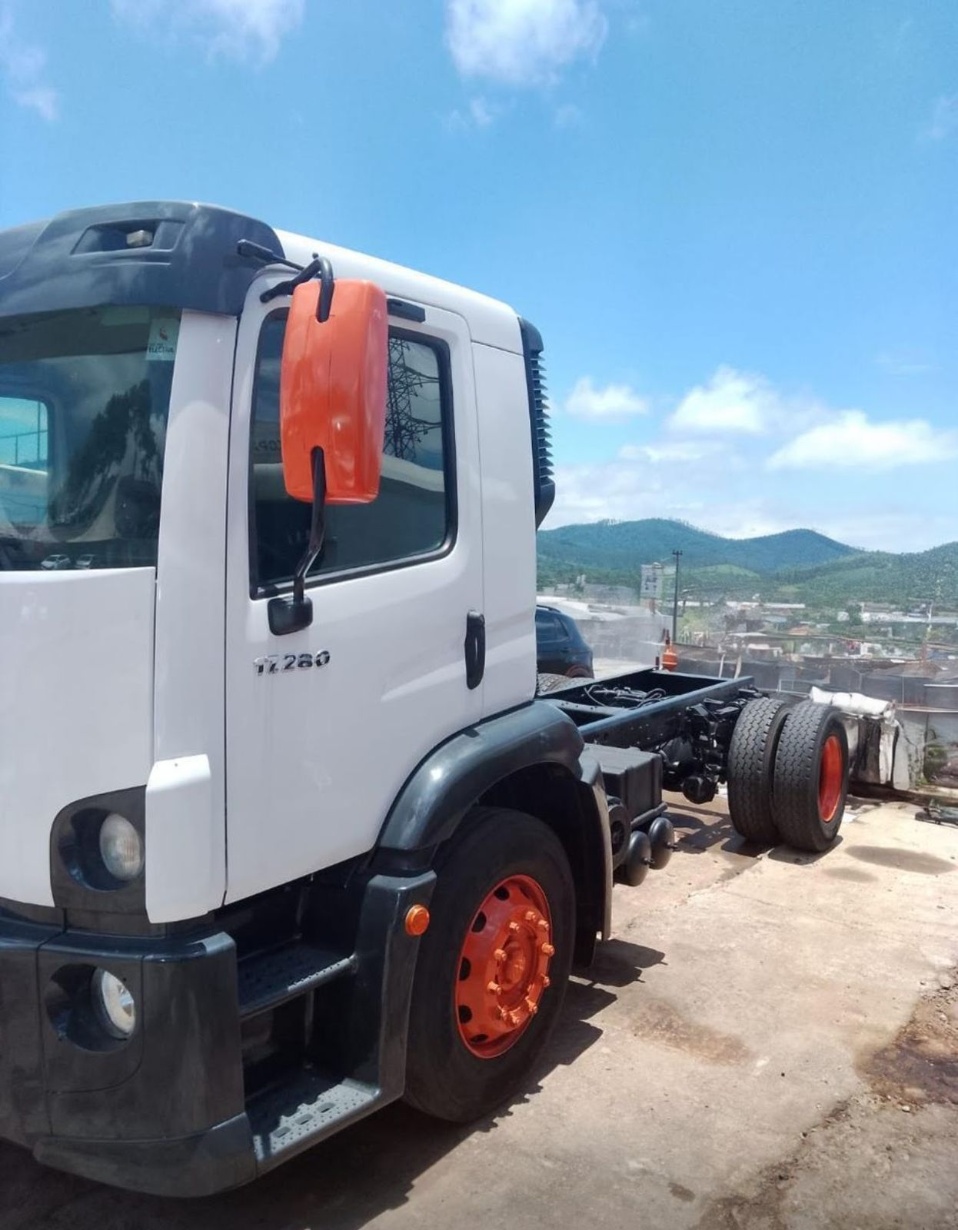 Caminhão Volkswagen 17.280 2016