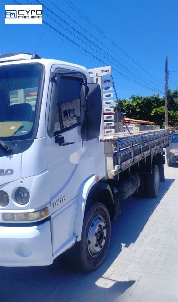 Caminhão Mercedes-Benz Accelo 1016 2p (Diesel) (E5) 2012