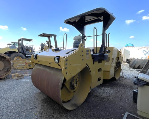 Rolo compactador Caterpillar CB534D 11/11