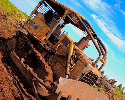 Trator de Esteiras Caterpillar D4E 86/86