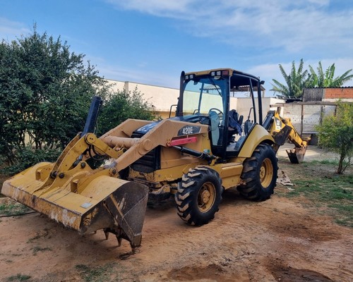 Retroescavadeira Caterpillar 420 E 08/08