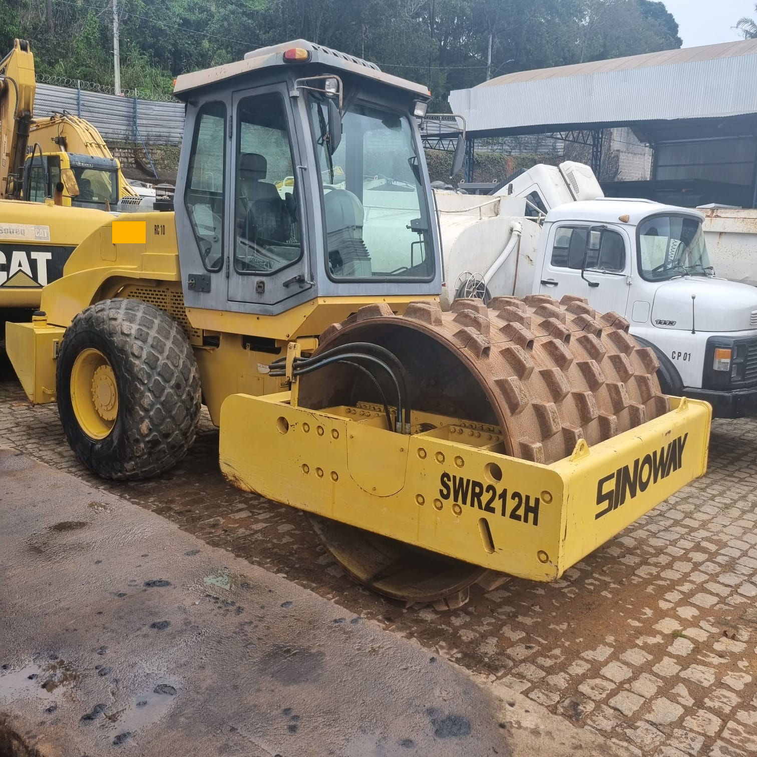 Rolo compactador Sinoway SWR212H 2011