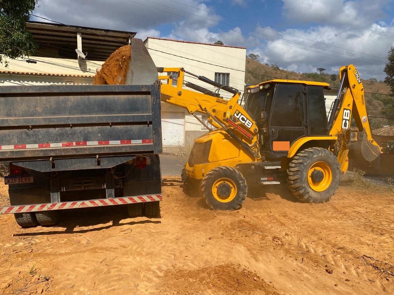Retroescavadeira JCB 3CX 2023